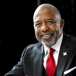 Dr. Bernard Harris Jr. Honored with Presidential Lifetime Achievement Award image