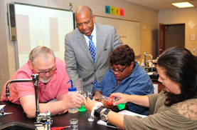 Visitors with connections to NASA inspire Louisiana teachers at summer camp image