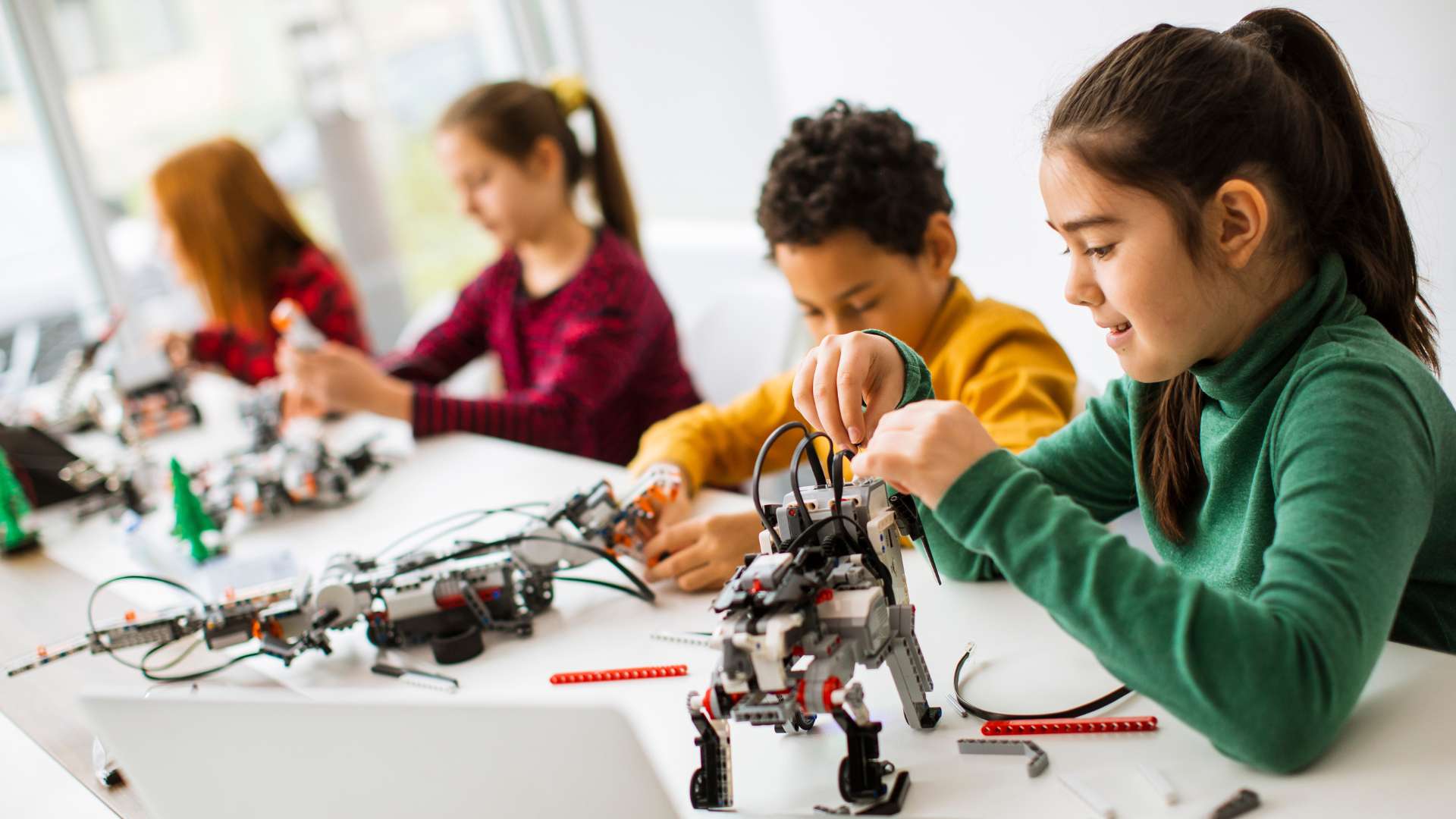 STEM Education Beyond Silos:  Encouraging Cross-disciplinary Collaboration image
